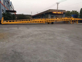 蘇州豪成超長移動登車橋發(fā)貨啦